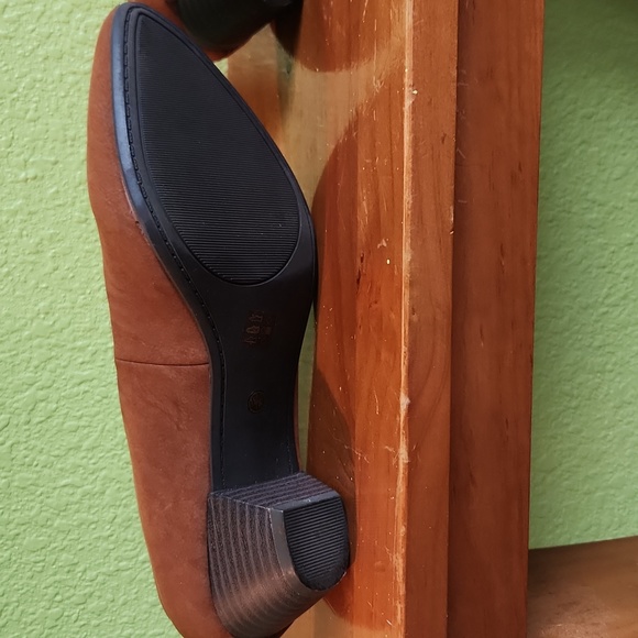 Brown pumps - Picture 5 of 5